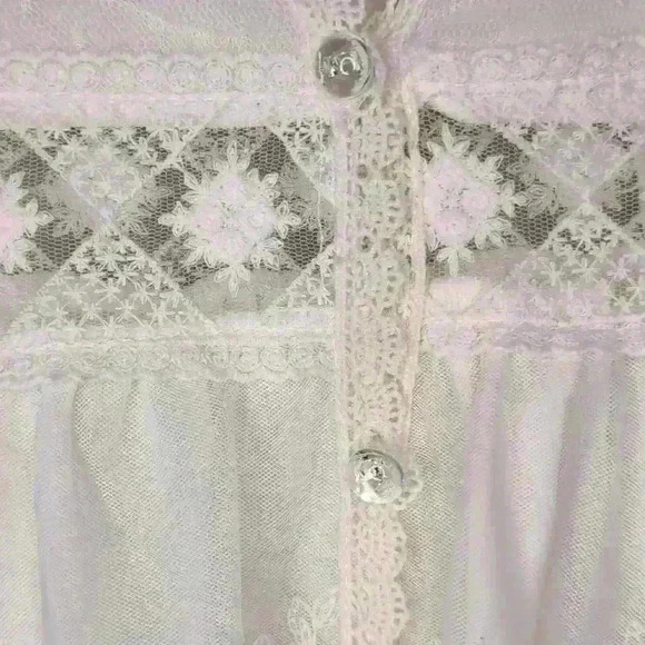 ORIGAMI by Vivian BOHO lite white lace ornate button down V-Neck w/bell sleeves - Picture 13 of 13